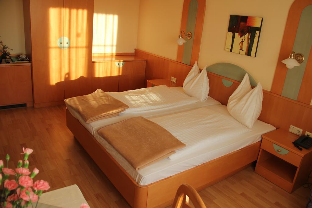 Landhotel Erhardt Bad Waltersdorf Zewnętrze zdjęcie